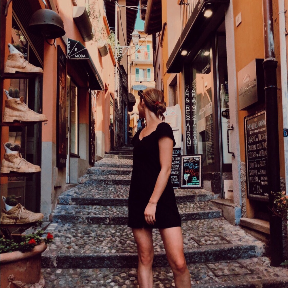 la hearts black dress